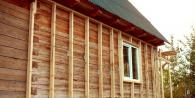 Изолация на дървена къща отвън: методи и характеристики на изолация, избор на оптимален материал